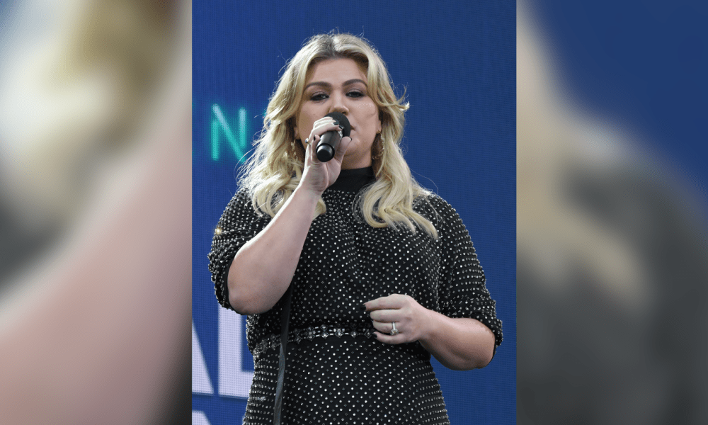 Kelly Clarkson Files To Legally Change Her Name Amid Divorce