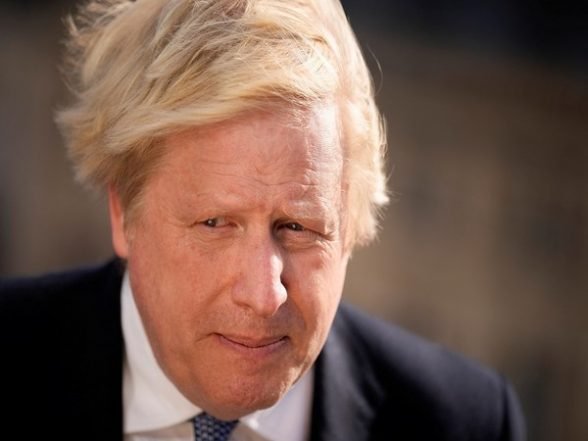 World News | Johnson Says UK Will 'squeeze Russia from the Global Economy,' Announces New Sanctions